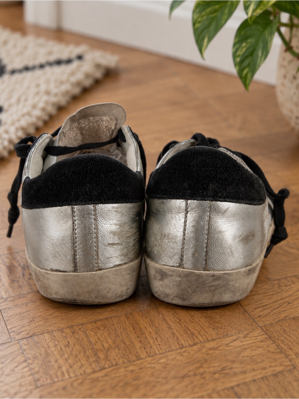 Golden Goose Silver and Black Low-Top Sneakers - Picture 8 of 13